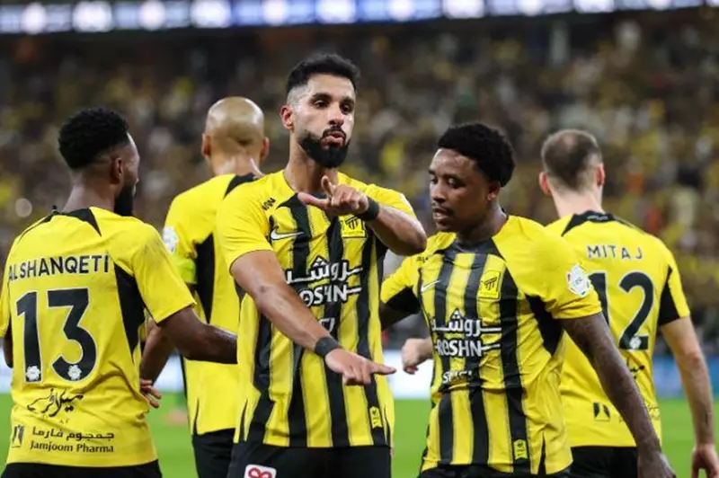 اتحاد جدة يُعيد التفكير في اتفاقه مع لاعب النصر بعد 70 مليونًا