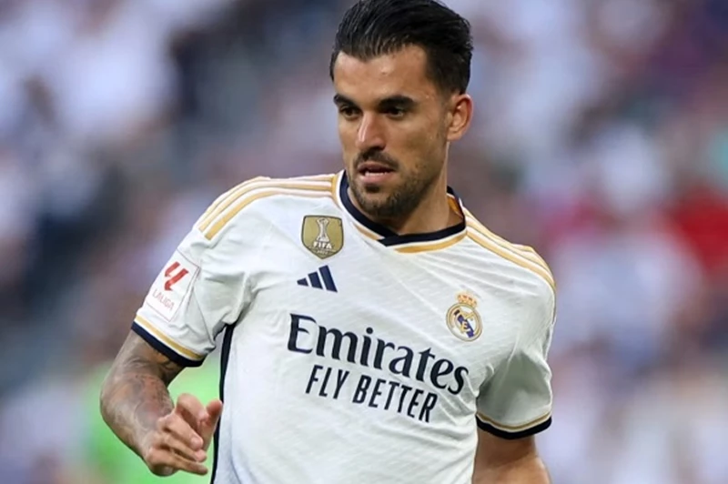 ريال بيتيس يعزز صفوفه بضم سيبايوس إثر إصابة إيسكو